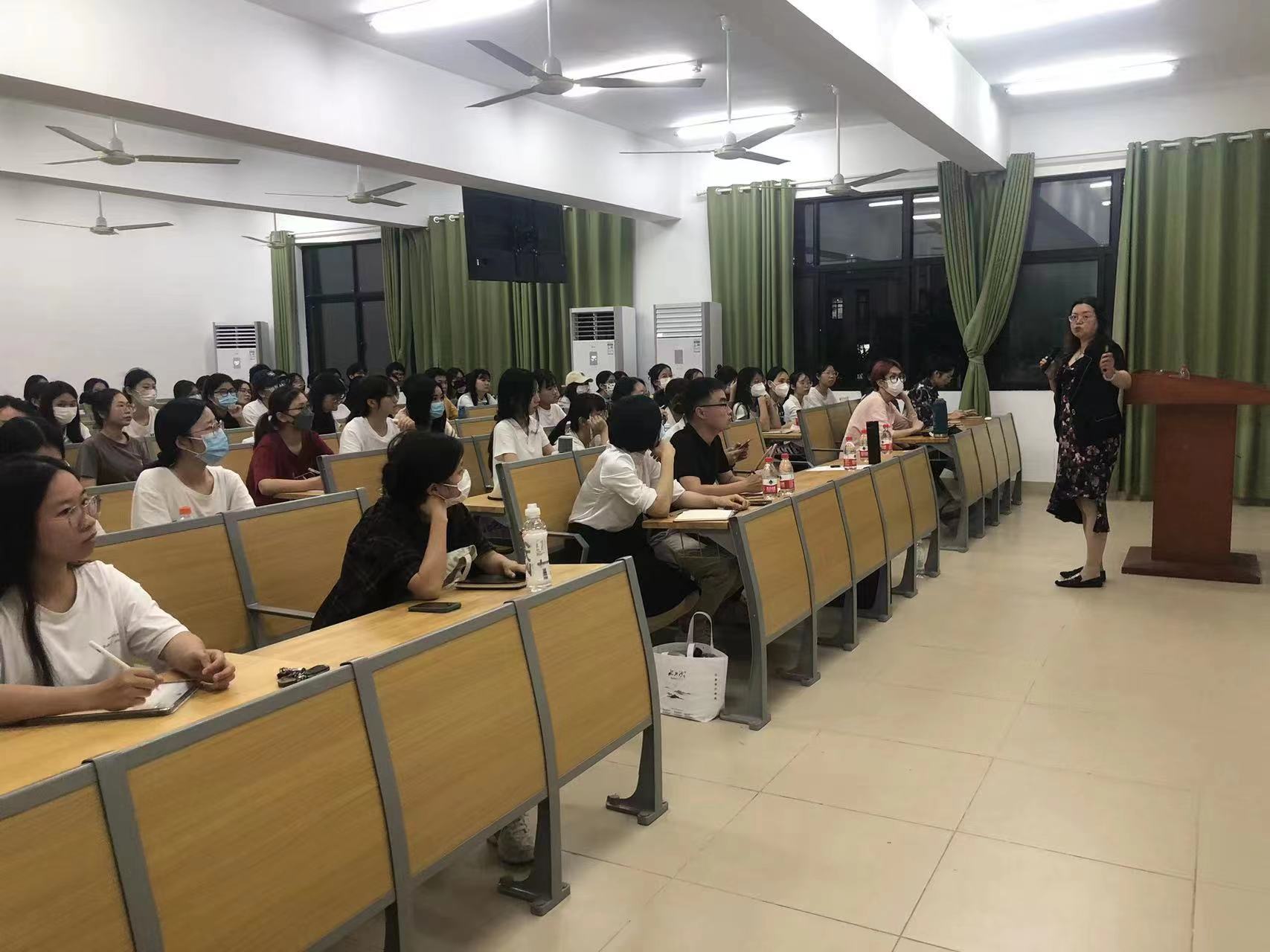 北京师范大学贺荟中教授来我院为特殊教育专业师生作讲座